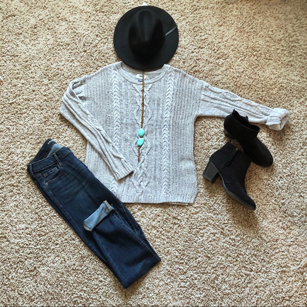 Charming Charlie blue stone necklace